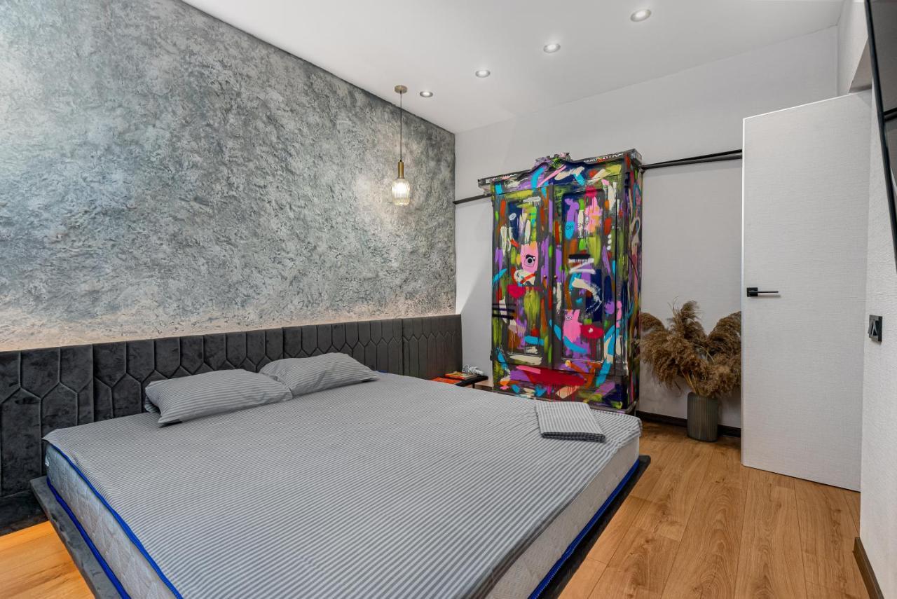 Bloody Lisa Design Apartment 敖德萨 外观 照片