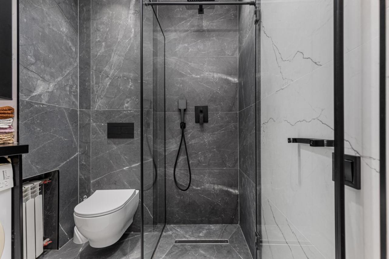 Bloody Lisa Design Apartment 敖德萨 外观 照片