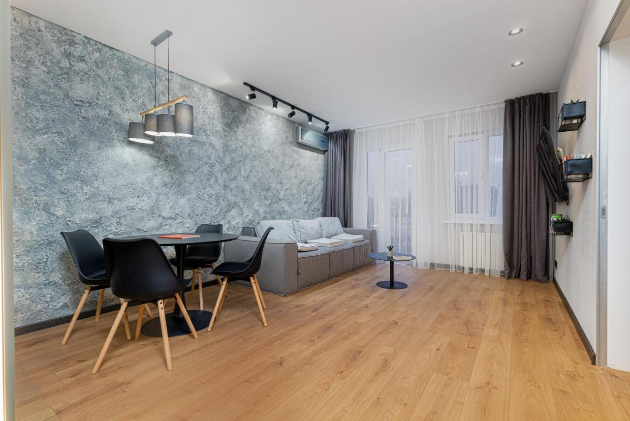 Bloody Lisa Design Apartment 敖德萨 外观 照片